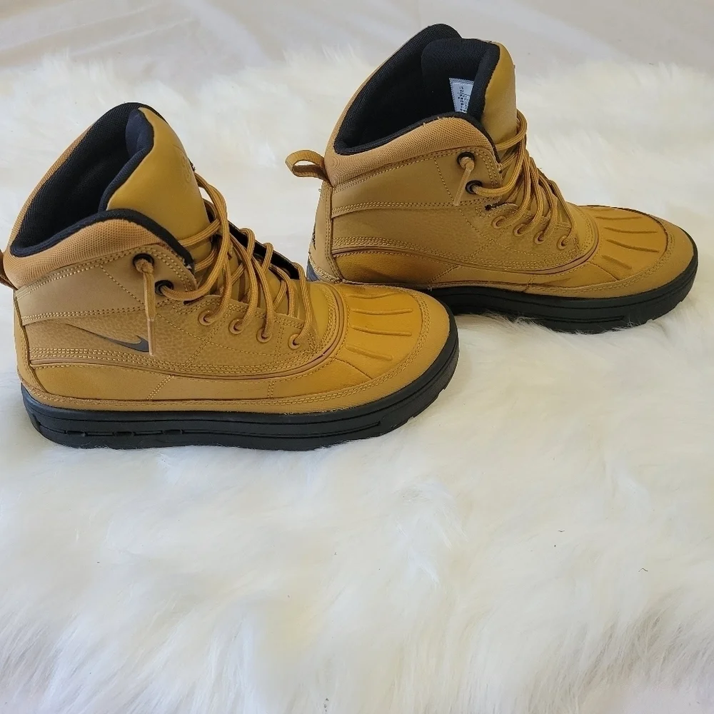 Nike stylish acg